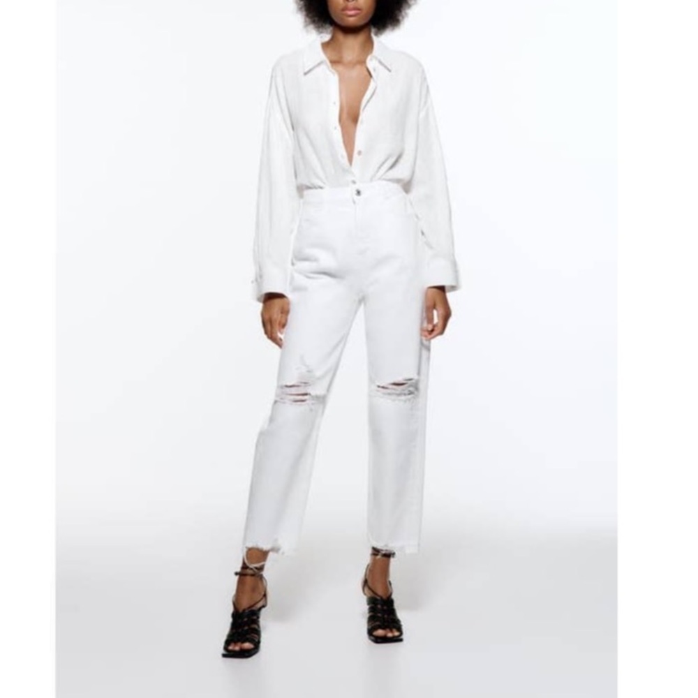 🪽ZARA The Mom Jeans White Distressed
